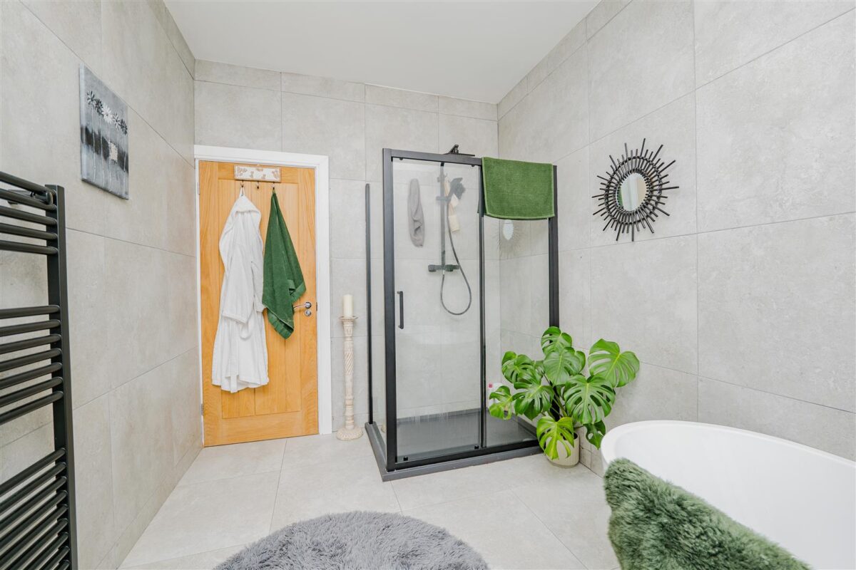 Pontypridd Road, Barry