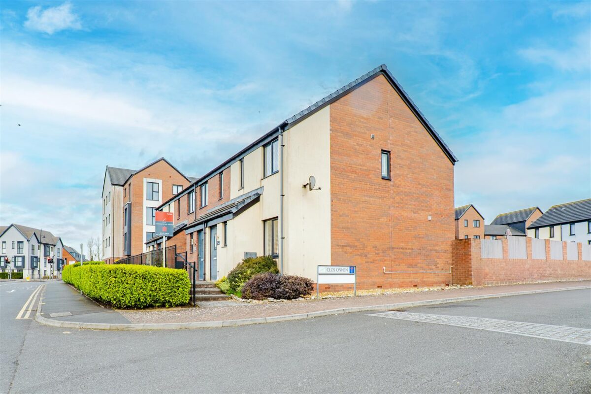 Ffordd Y Glannau, Barry