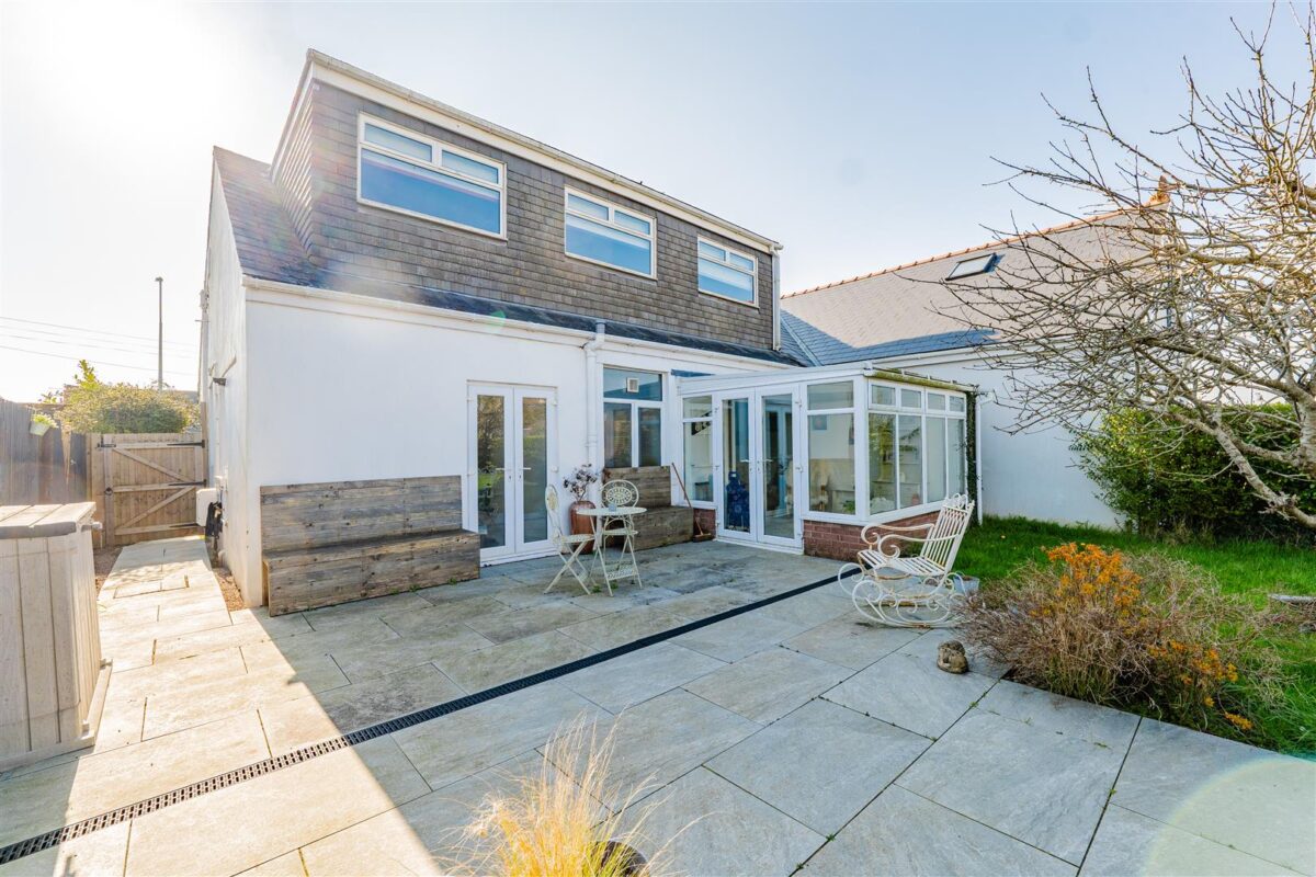 Pontypridd Road, Barry