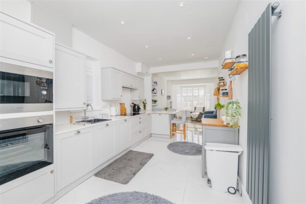 Pontypridd Road, Barry