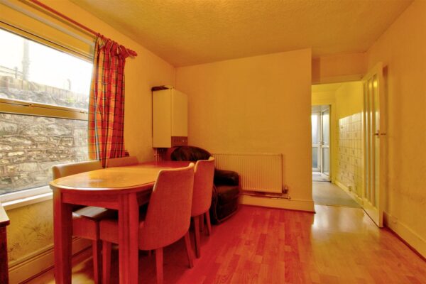 Regent Street, Barry