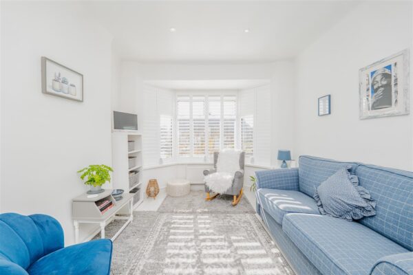 Pontypridd Road, Barry