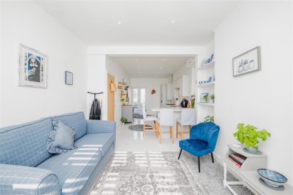 Pontypridd Road, Barry