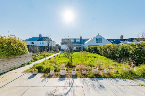 Pontypridd Road, Barry