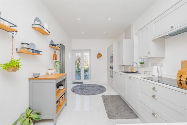 Pontypridd Road, Barry