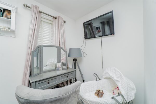 Ffordd Y Glannau, Barry