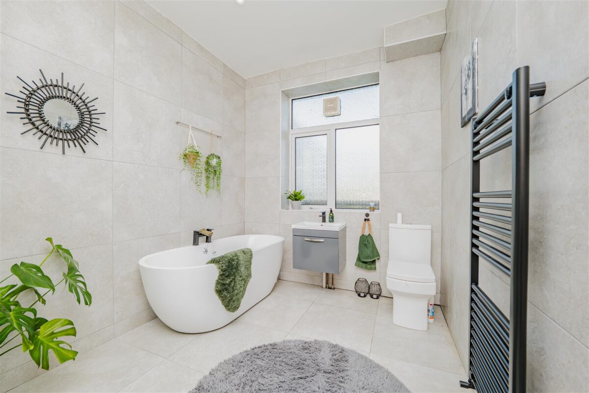 Pontypridd Road, Barry