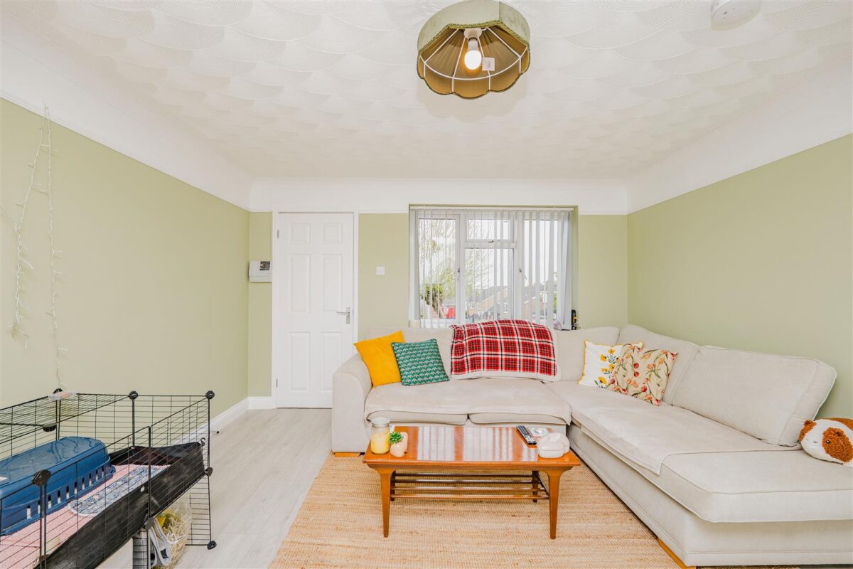 Brookfield Avenue, Barry