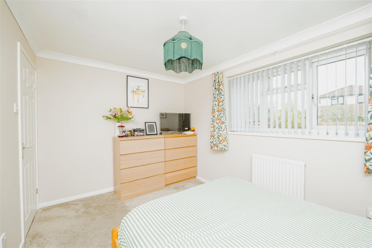 Brookfield Avenue, Barry