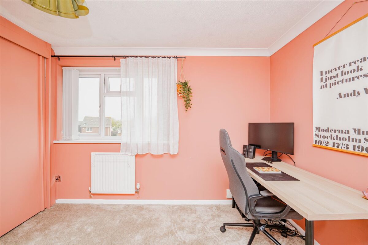 Brookfield Avenue, Barry