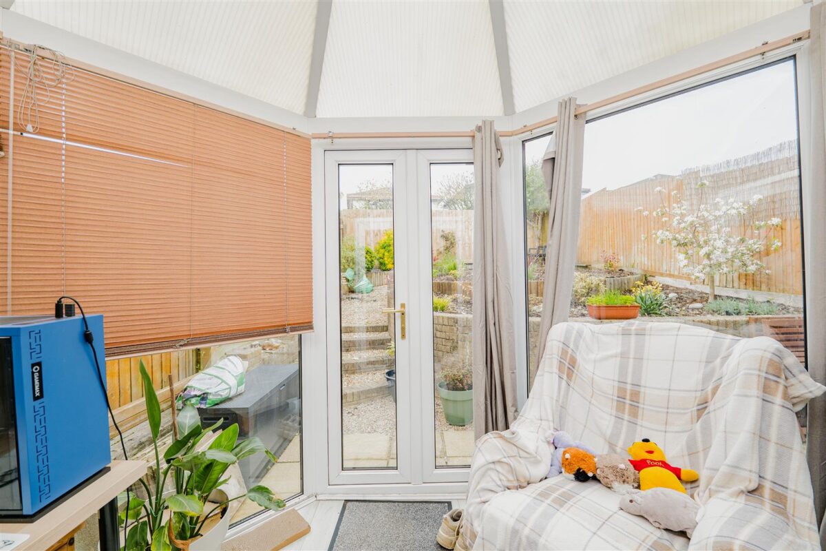 Brookfield Avenue, Barry