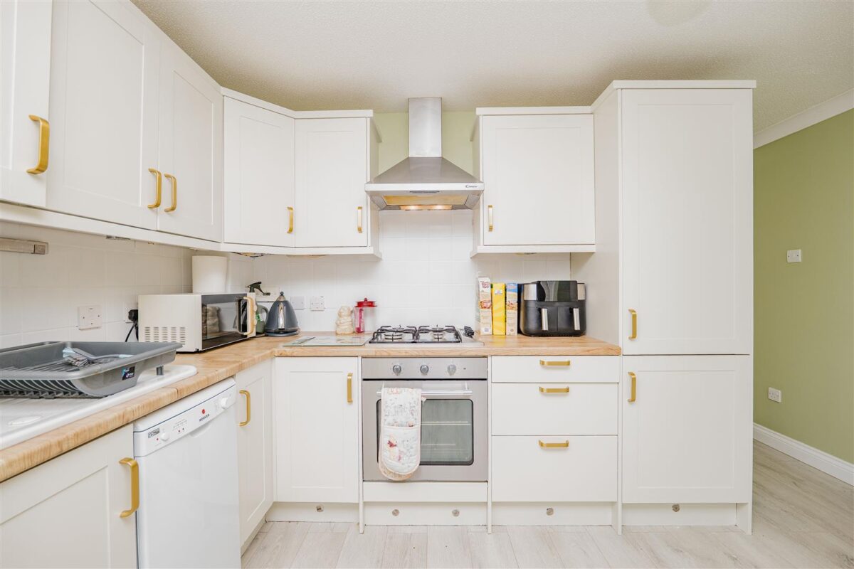 Brookfield Avenue, Barry