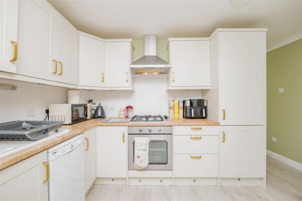 Brookfield Avenue, Barry