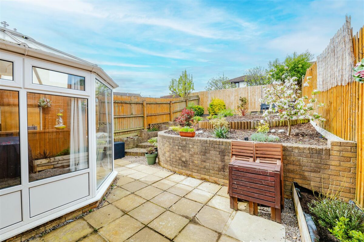 Brookfield Avenue, Barry