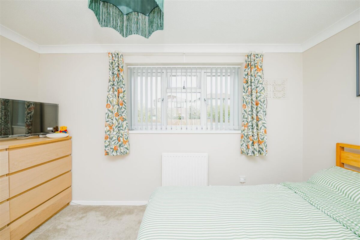 Brookfield Avenue, Barry