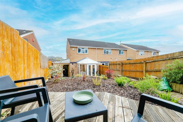 Brookfield Avenue, Barry