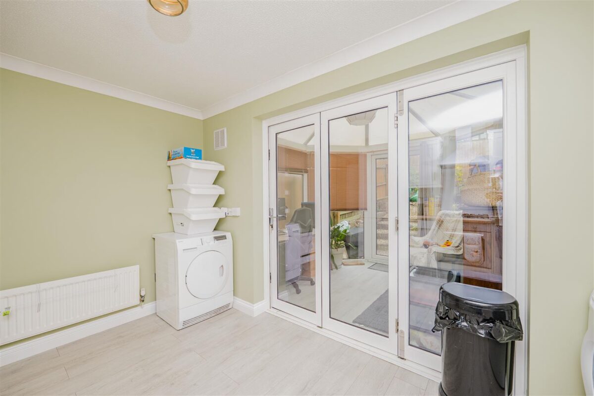 Brookfield Avenue, Barry