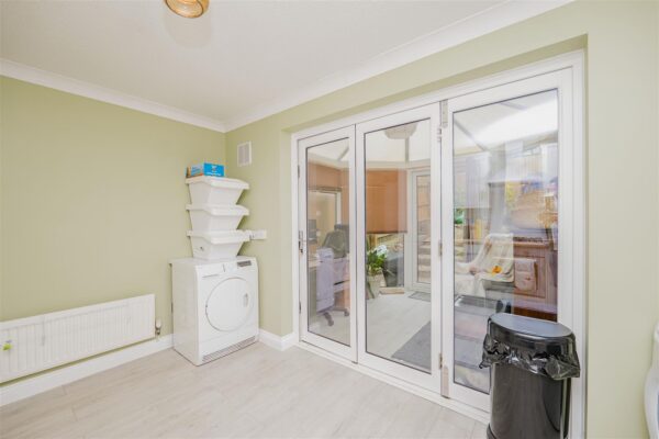 Brookfield Avenue, Barry