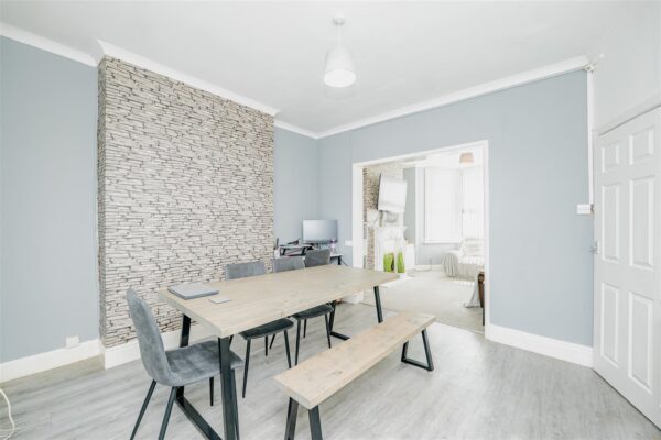 Coigne Terrace, Barry