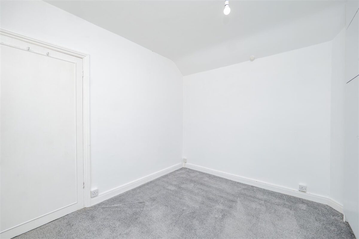 Coldbrook Road East, Barry