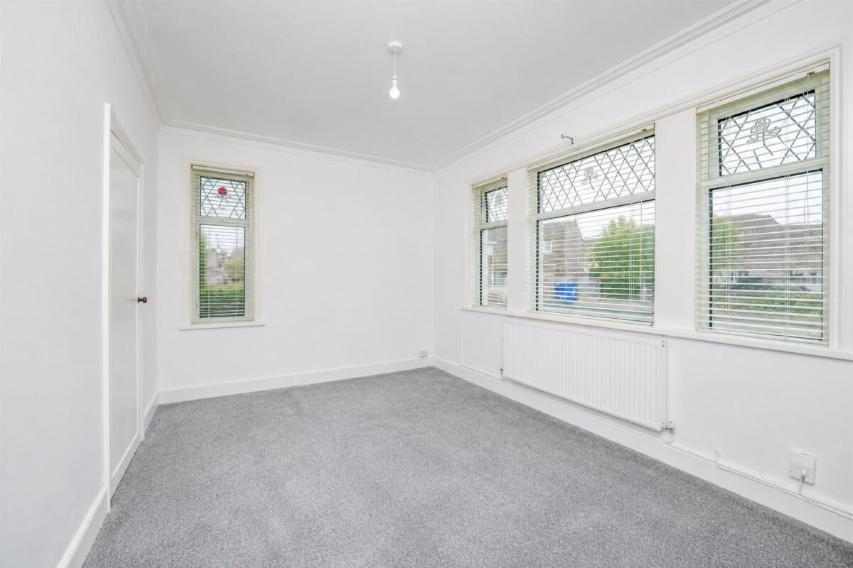 Coldbrook Road East, Barry