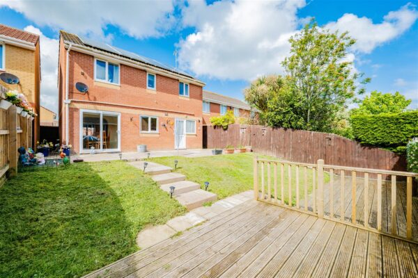 Thistle Close, Barry