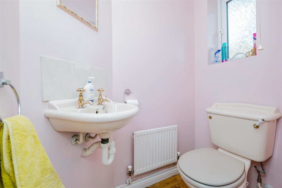 Thistle Close, Barry