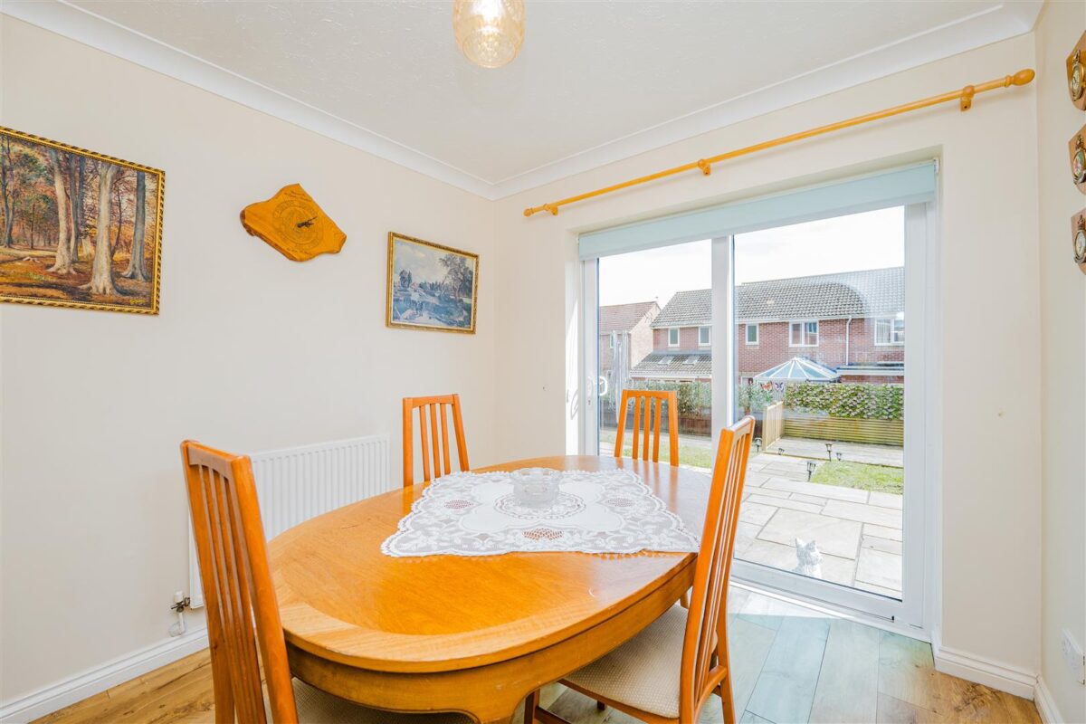 Thistle Close, Barry