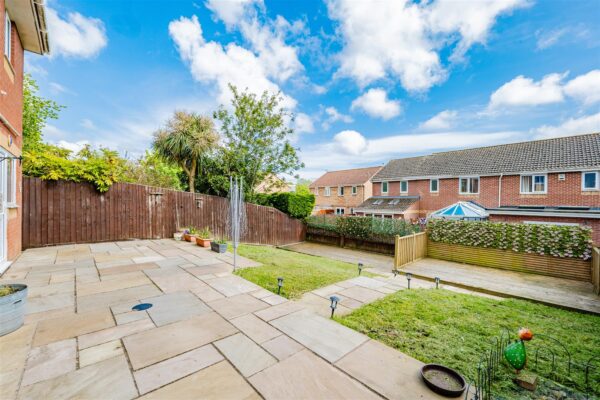 Thistle Close, Barry