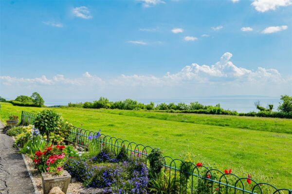 Marine Drive, Barry