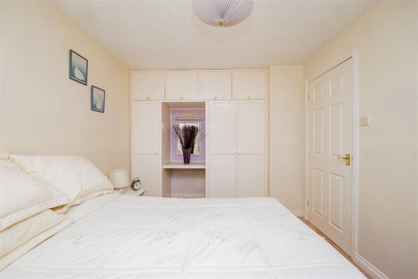 Thistle Close, Barry