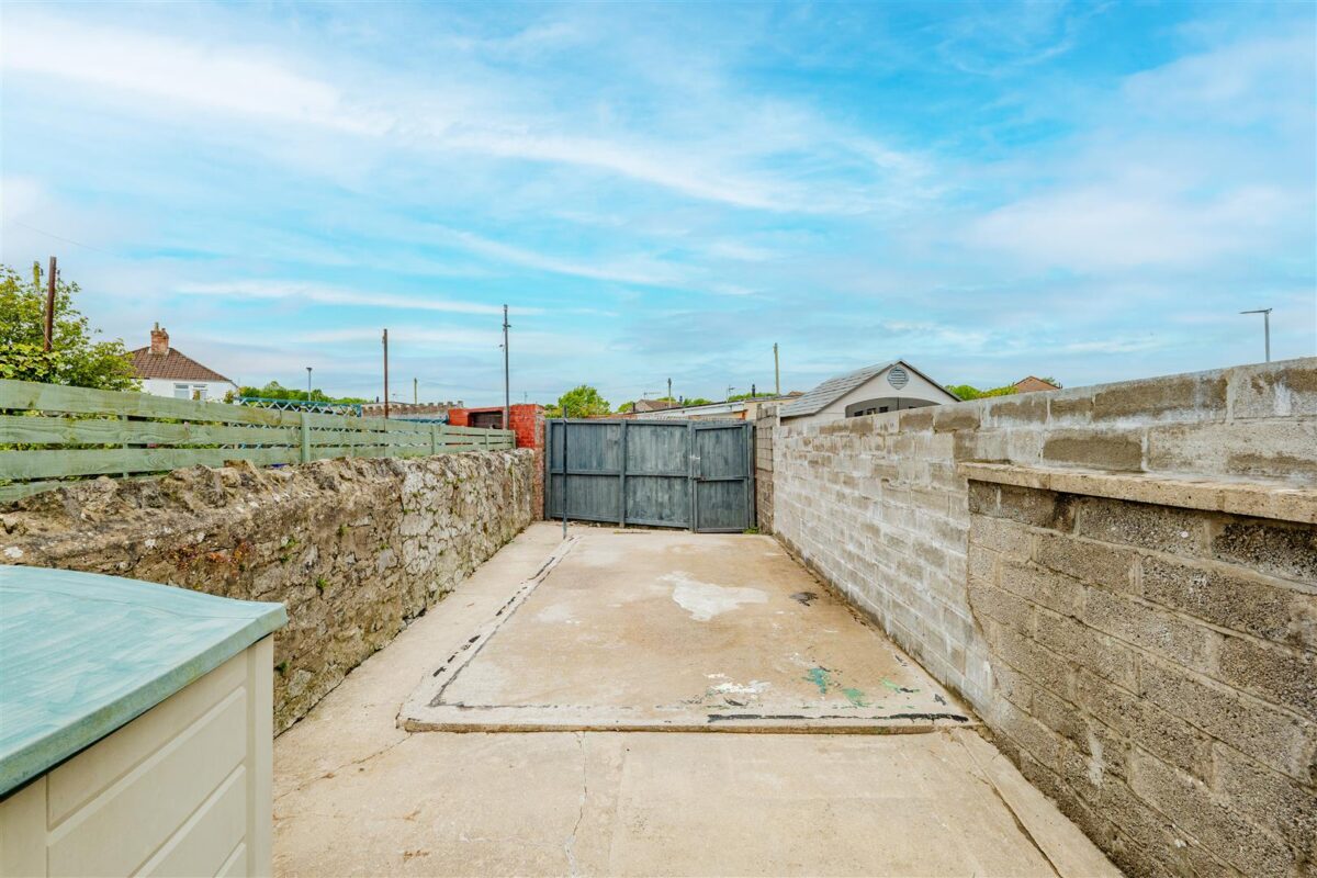 Coldbrook Road East, Barry