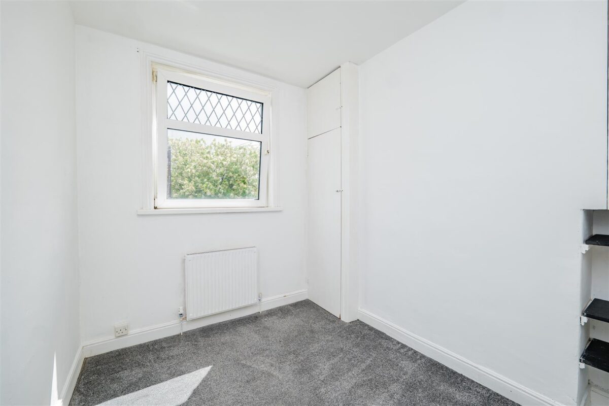 Coldbrook Road East, Barry