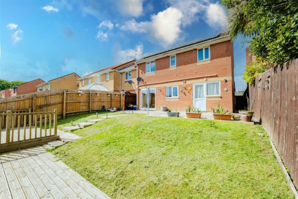 Thistle Close, Barry