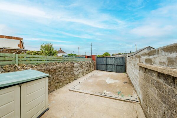 Coldbrook Road East, Barry