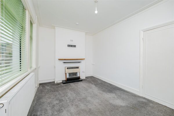 Coldbrook Road East, Barry