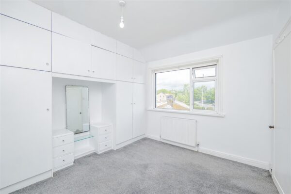 Coldbrook Road East, Barry