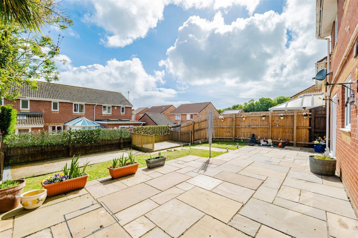 Thistle Close, Barry