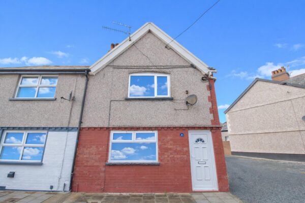 Greys Crescent, Tir-Y-Berth, Hengoed