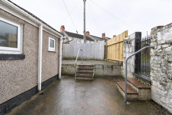 Greys Crescent, Tir-Y-Berth, Hengoed