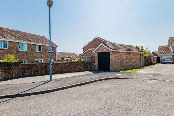Blyth Close, Barry