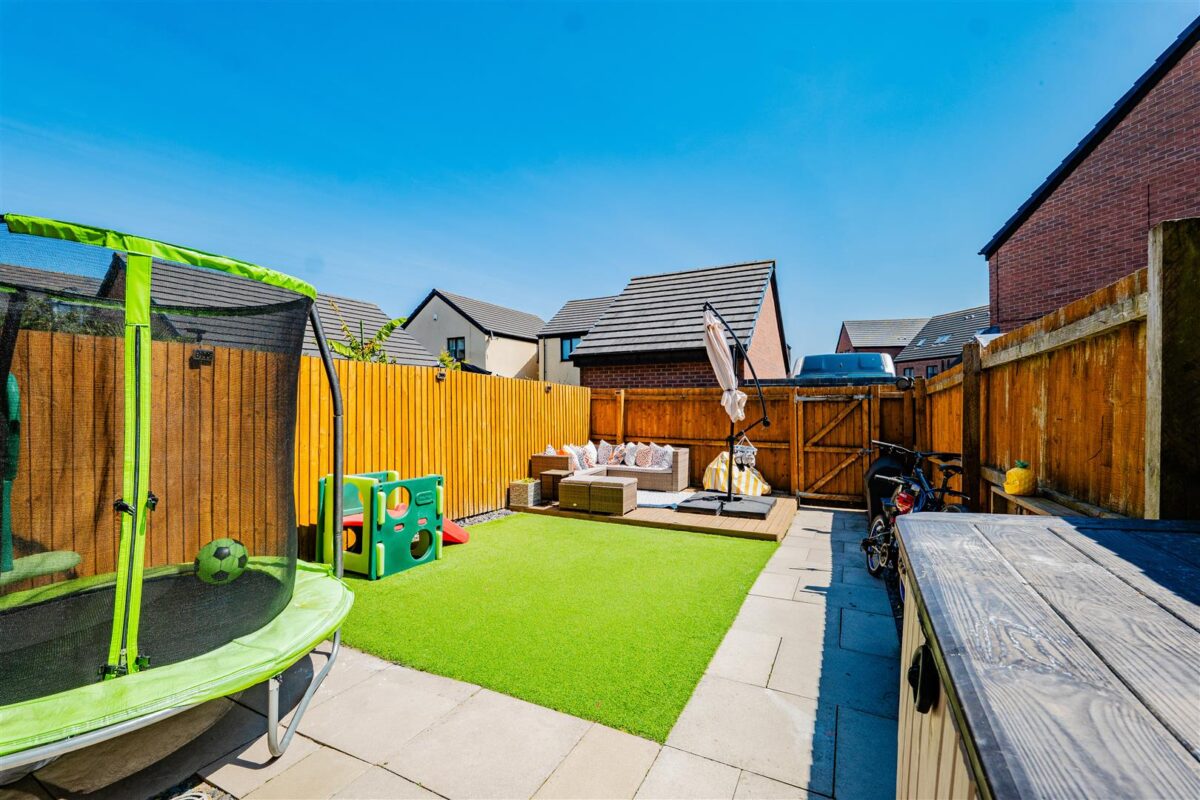 Haven Walk, Barry