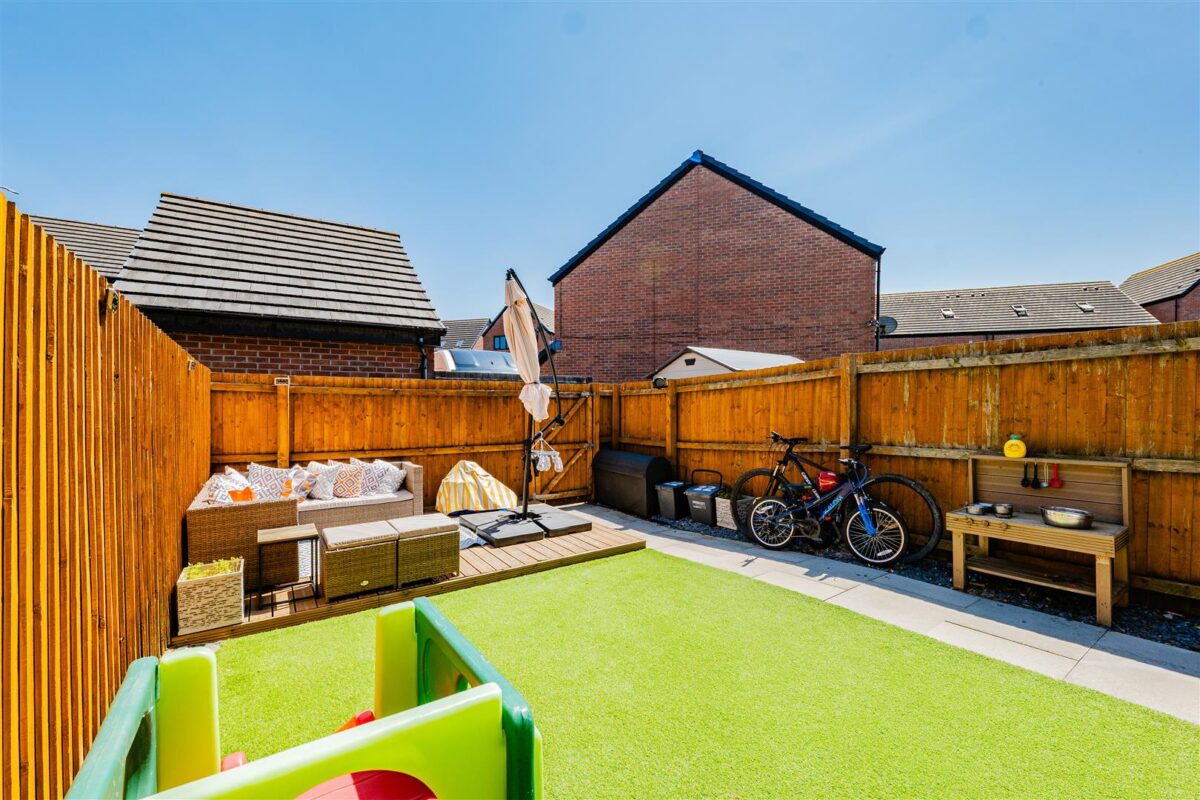 Haven Walk, Barry