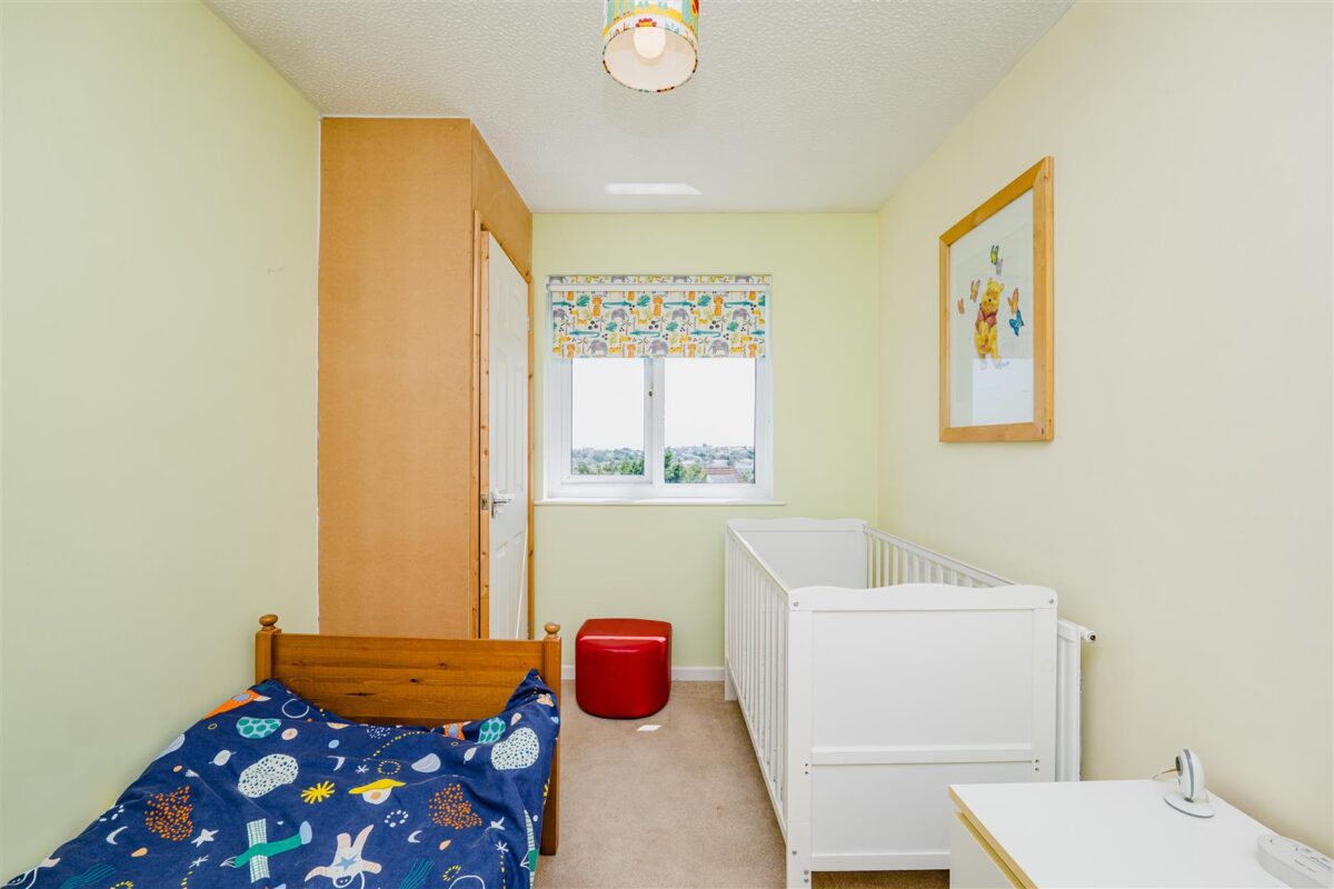 Columbus Close, Barry