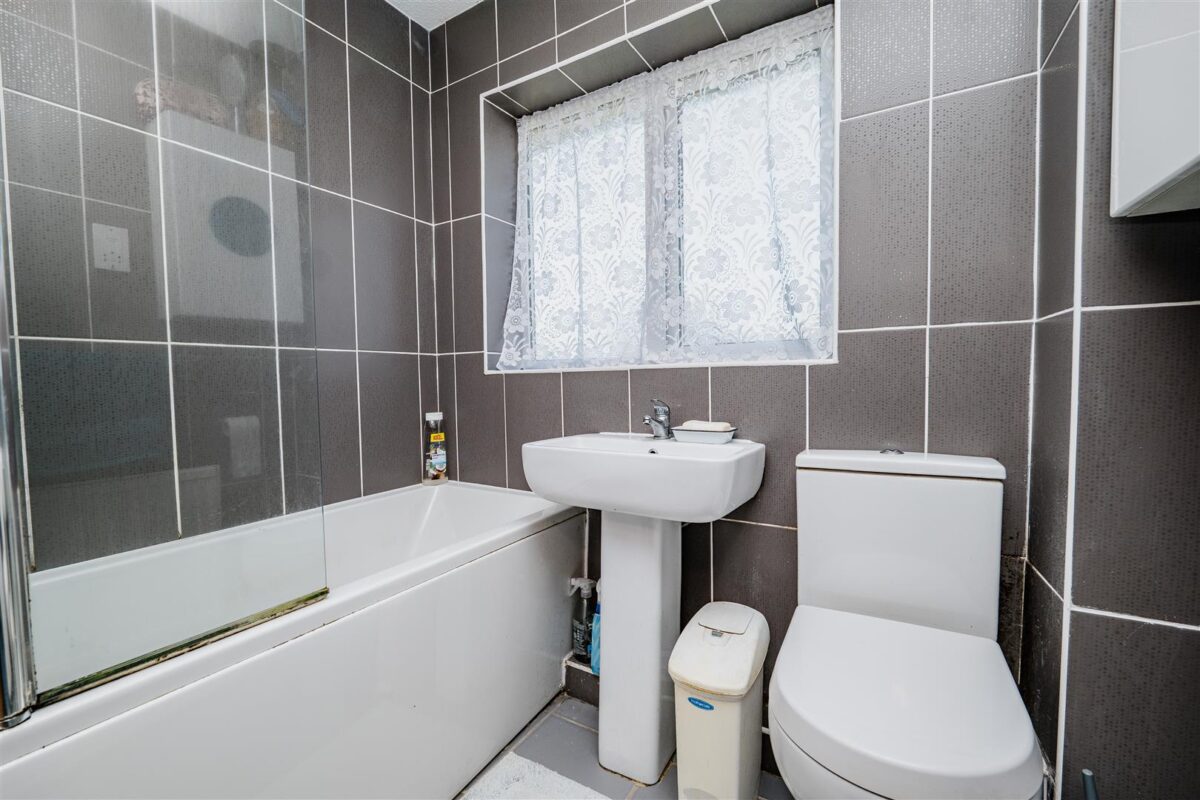 Blyth Close, Barry