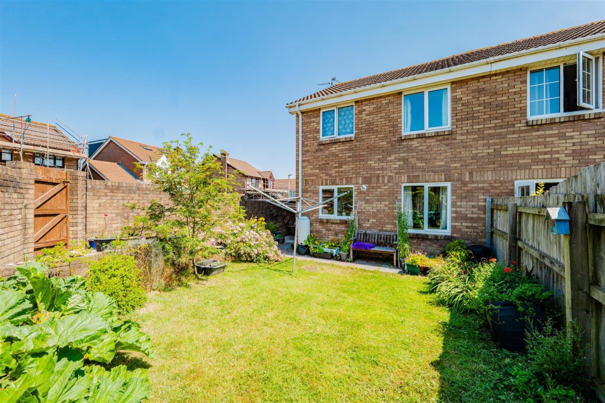 Blyth Close, Barry