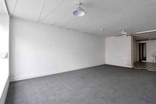 Penrhiwceiber Road, Mountain Ash