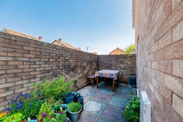 Blyth Close, Barry