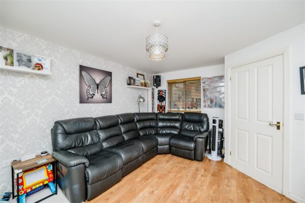 Haven Walk, Barry