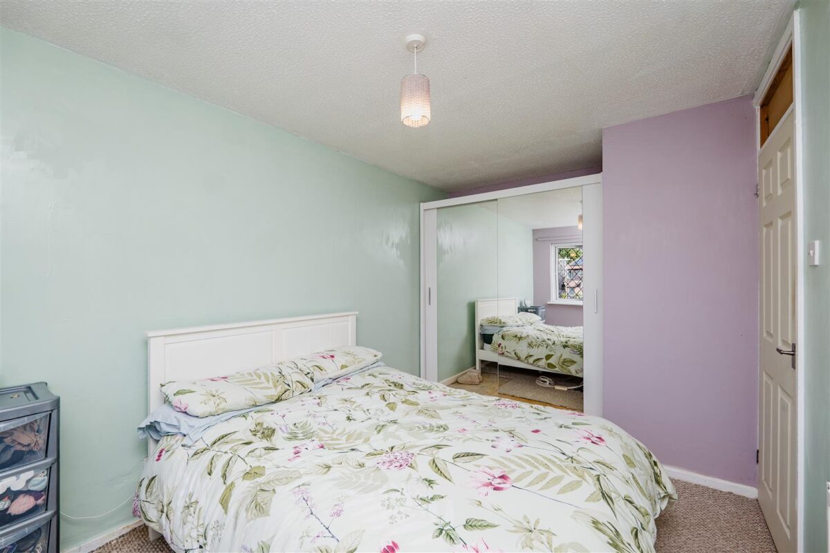 Columbus Close, Barry